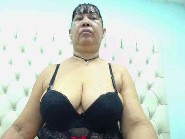 MilfPleasure1 webcam