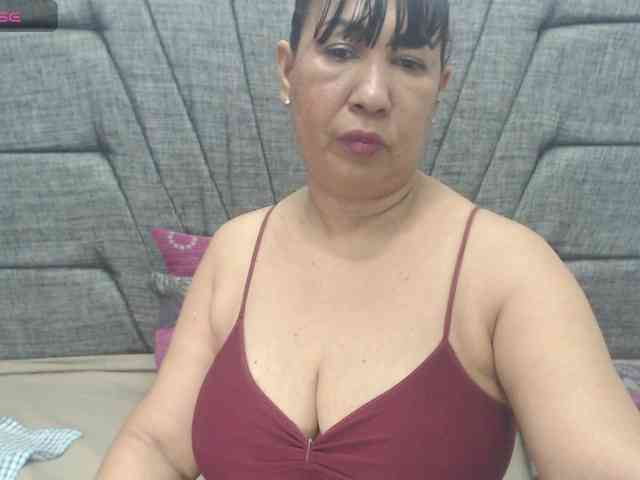 MilfPleasure1 webcam