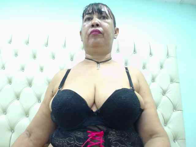 MilfPleasure1 webcam