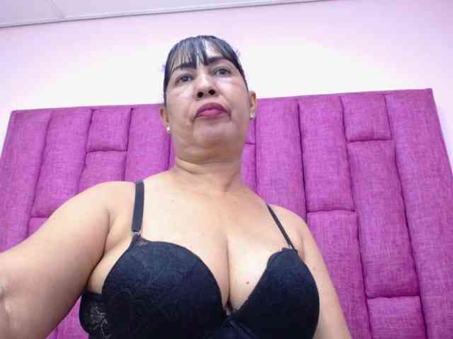 MilfPleasure1 webcam