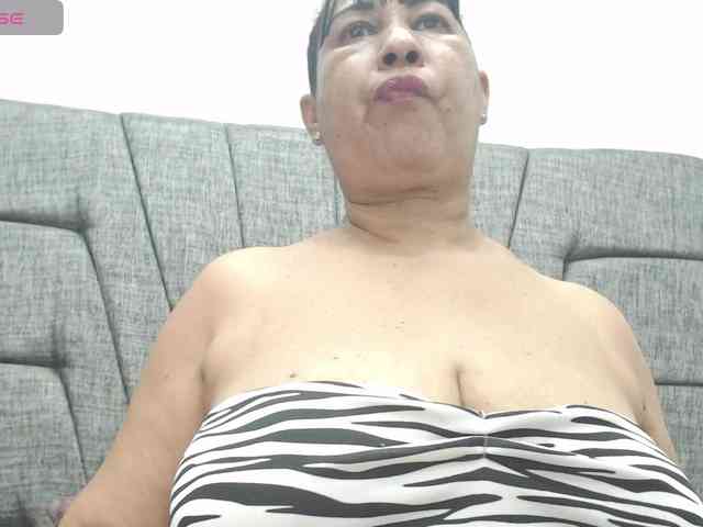 MilfPleasure1 webcam