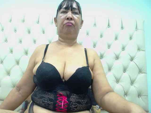 MilfPleasure1 webcam
