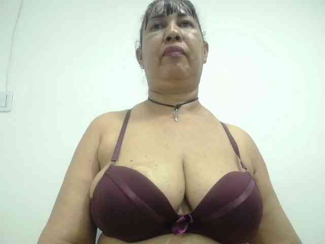 MilfPleasure1 webcam