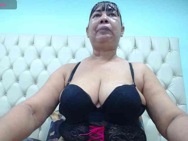MilfPleasure1 webcam