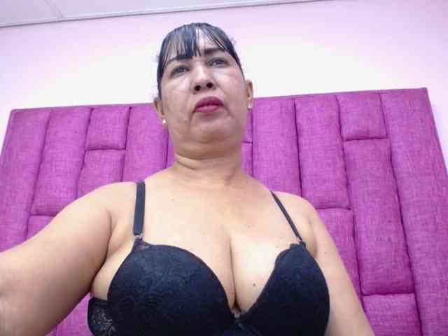 MilfPleasure1 webcam