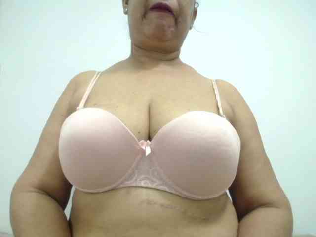 MilfPleasure1 webcam
