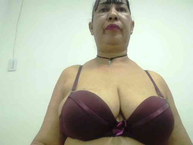 MilfPleasure1 webcam