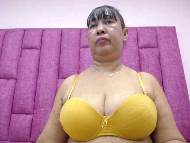 MilfPleasure1 webcam