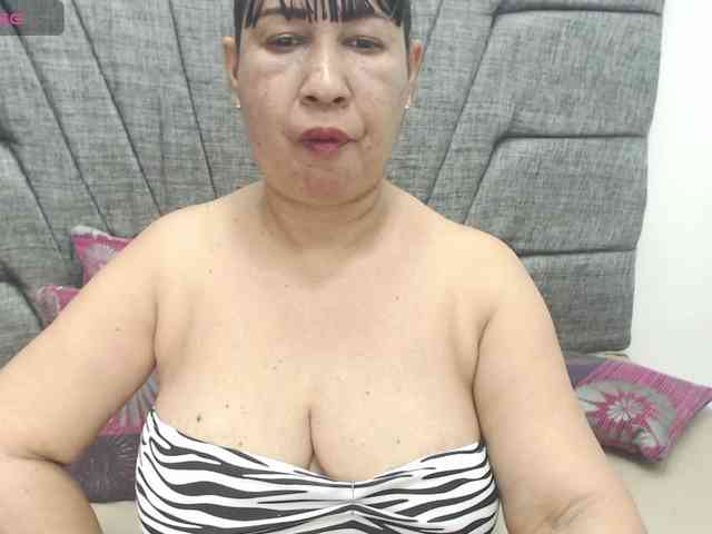 MilfPleasure1 webcam