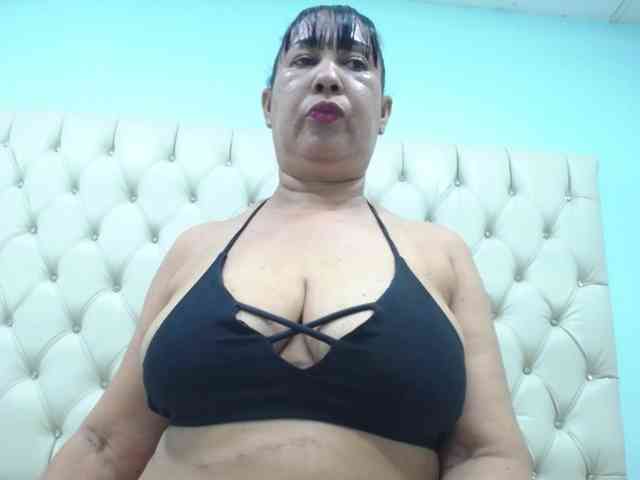 MilfPleasure1 webcam