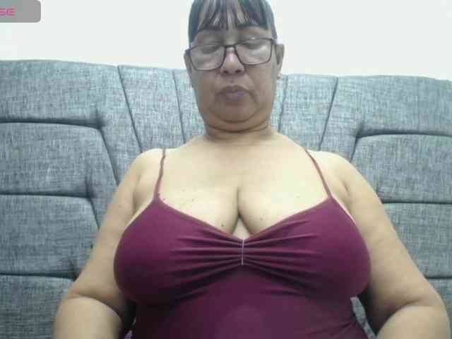 MilfPleasure1 webcam