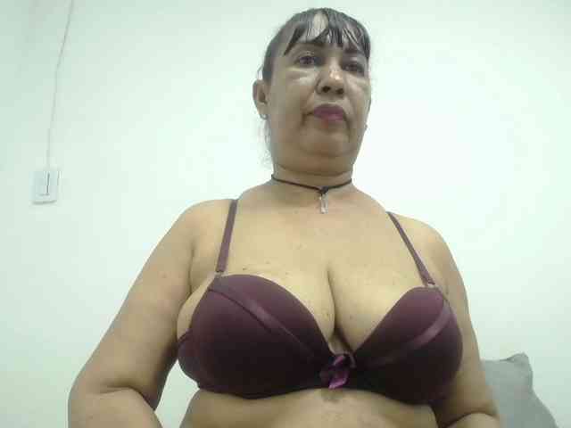 MilfPleasure1 webcam