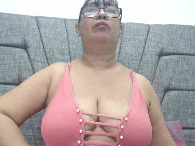 MilfPleasure1 webcam
