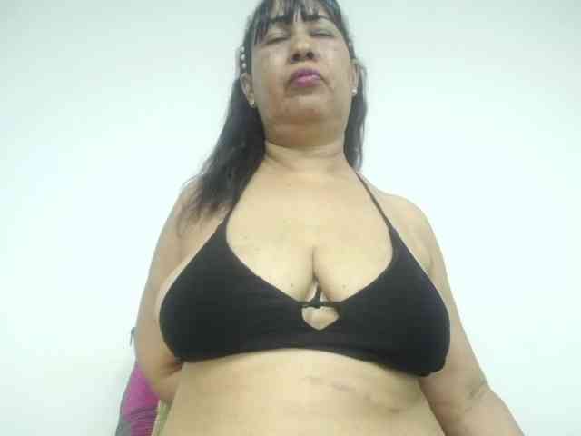 MilfPleasure1 webcam