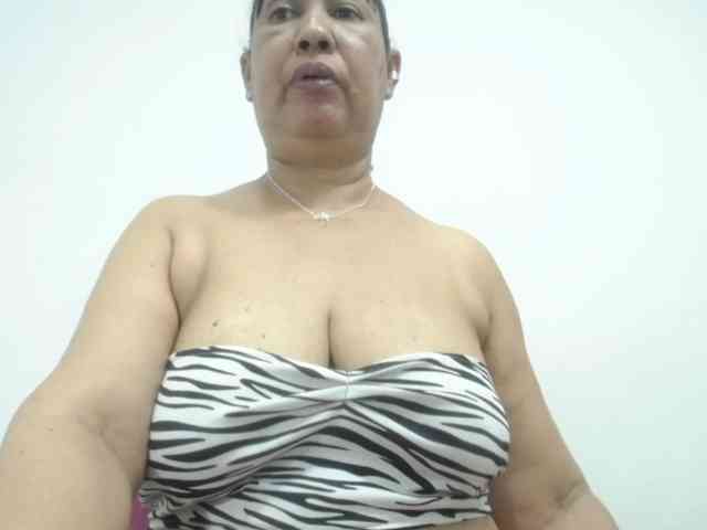 MilfPleasure1 webcam
