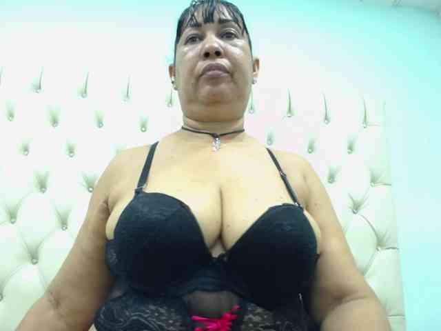 MilfPleasure1 webcam