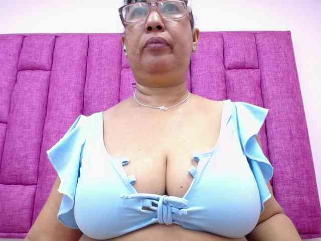 MilfPleasure1 webcam