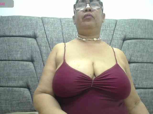 MilfPleasure1 webcam