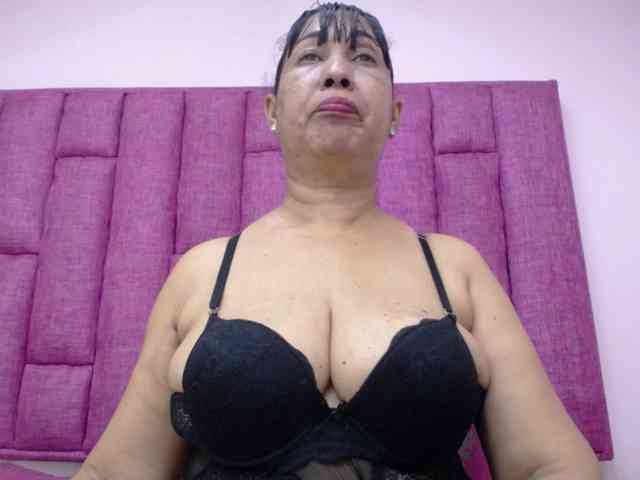 MilfPleasure1 webcam