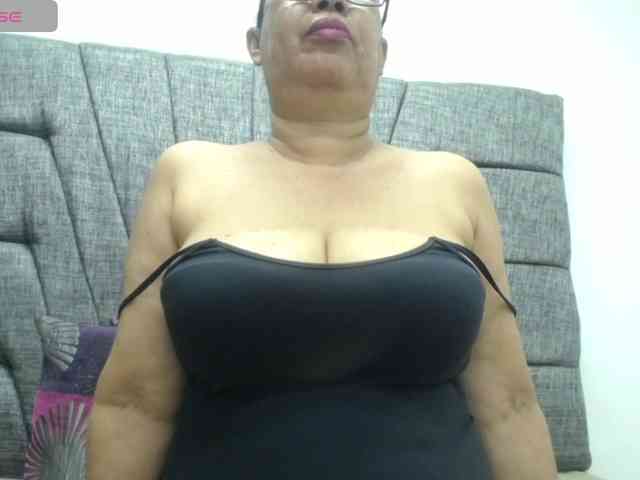 MilfPleasure1 webcam