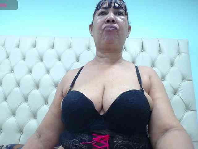 MilfPleasure1 webcam
