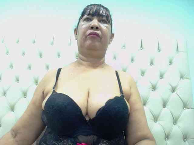 MilfPleasure1 webcam