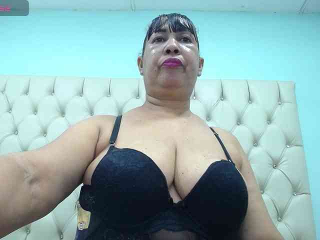 MilfPleasure1 webcam