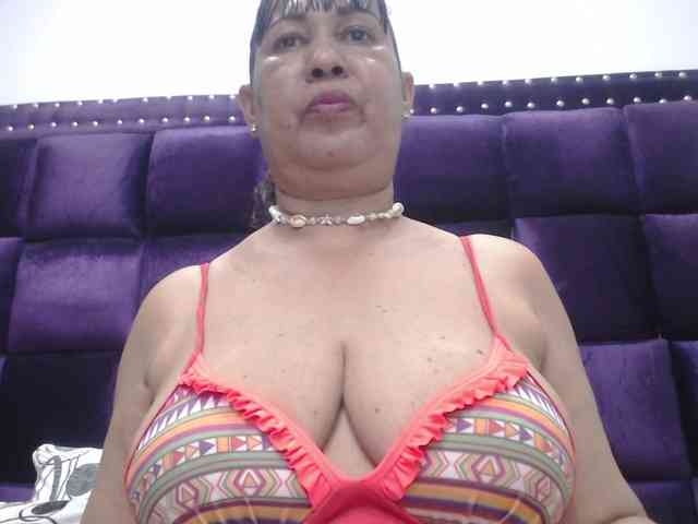 MilfPleasure1 webcam