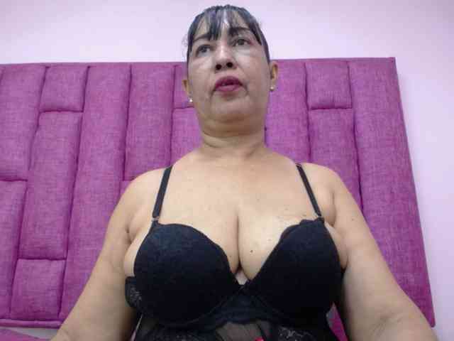 MilfPleasure1 webcam