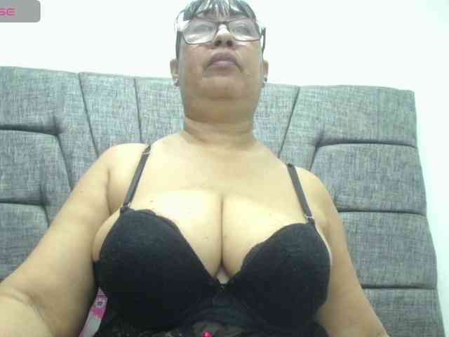 MilfPleasure1 webcam