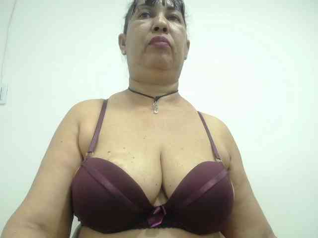 MilfPleasure1 webcam