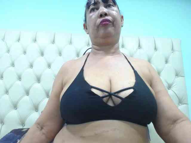 MilfPleasure1 webcam