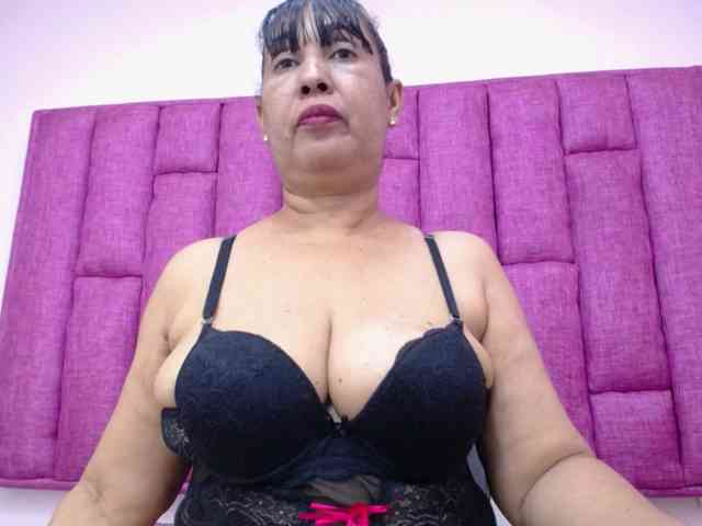 MilfPleasure1 webcam
