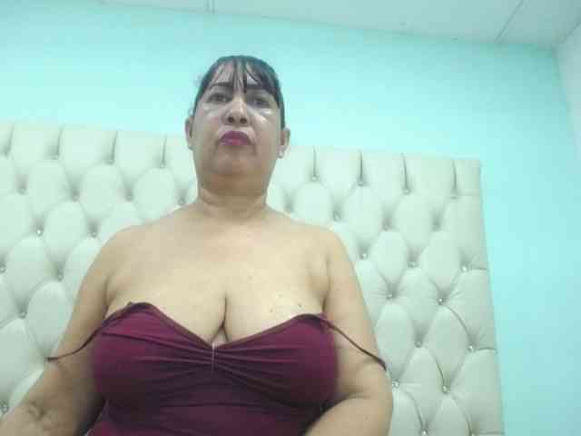 MilfPleasure1 webcam