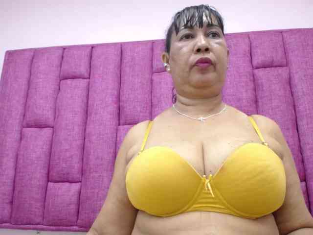 MilfPleasure1 webcam