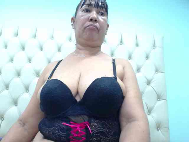 MilfPleasure1 webcam