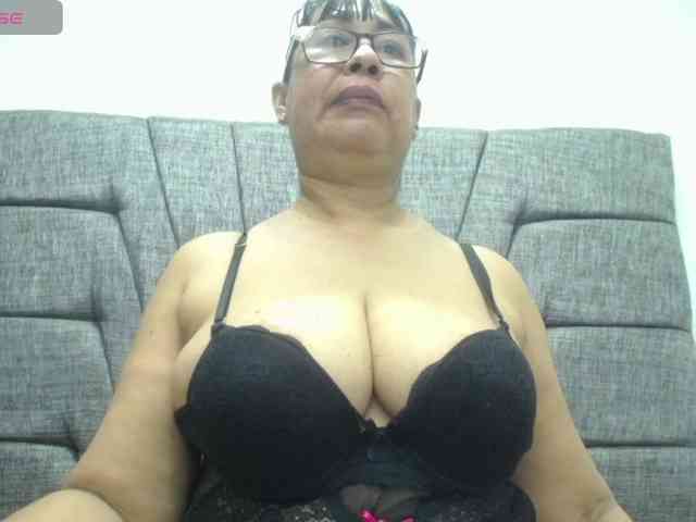 MilfPleasure1 webcam