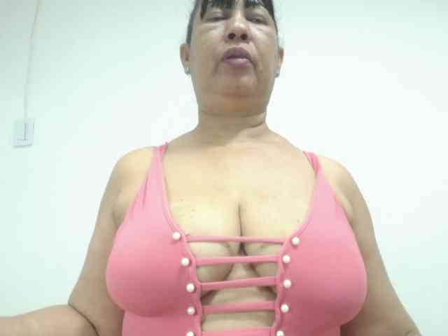 MilfPleasure1 webcam