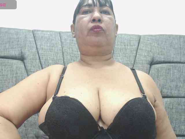 MilfPleasure1 webcam