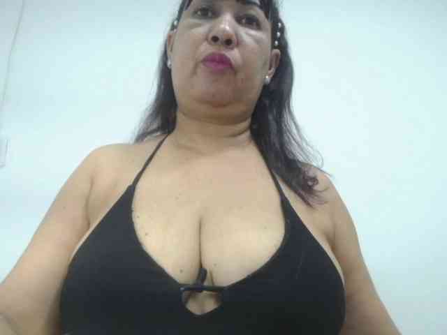 MilfPleasure1 webcam
