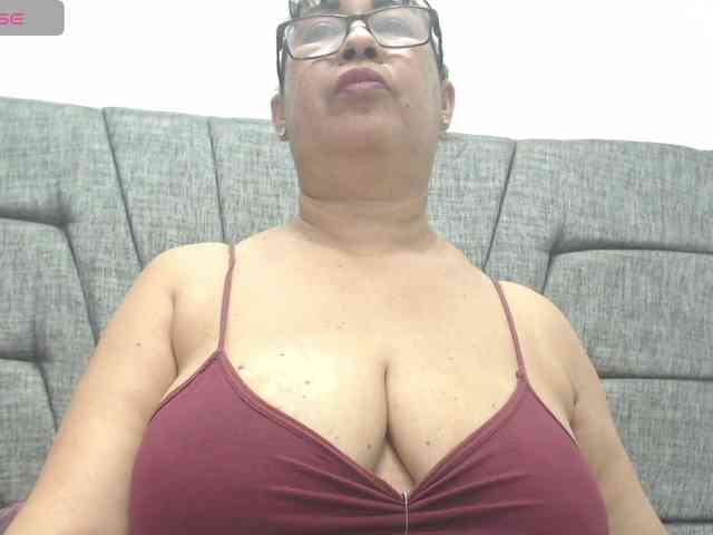 MilfPleasure1 webcam