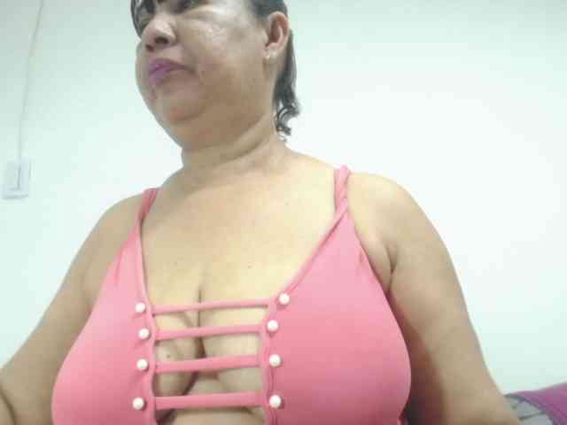 MilfPleasure1 webcam
