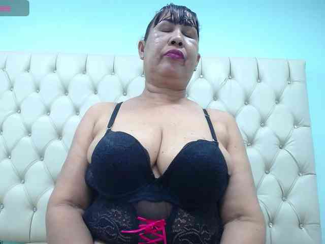 MilfPleasure1 webcam