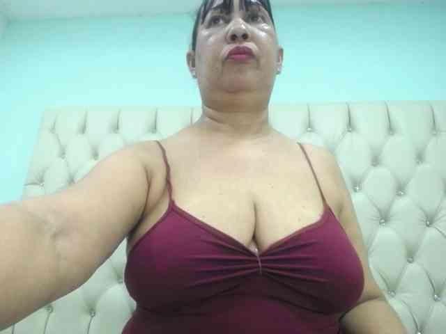 MilfPleasure1 webcam