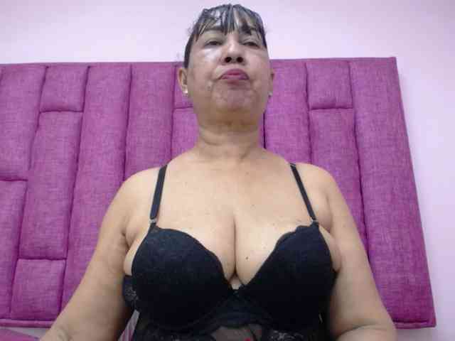 MilfPleasure1 webcam