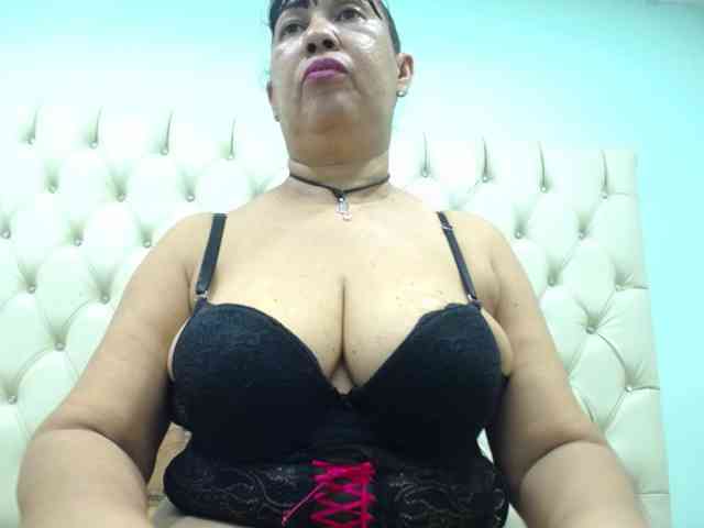 MilfPleasure1 webcam