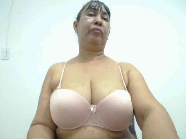 MilfPleasure1 webcam
