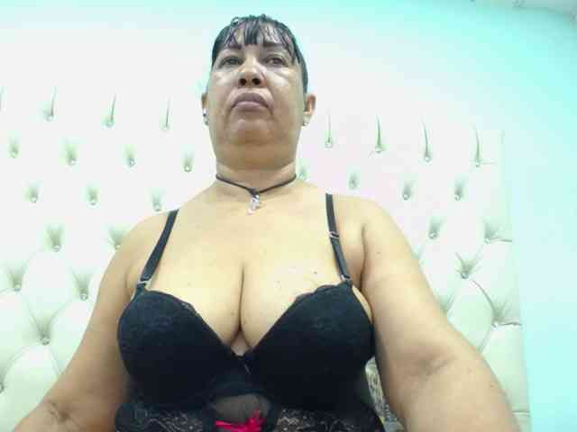 MilfPleasure1 webcam