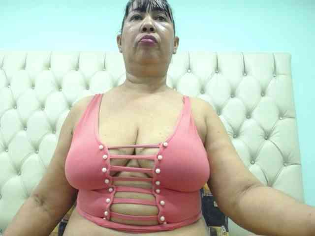 MilfPleasure1 webcam