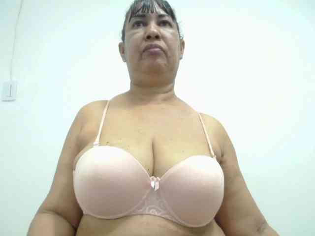 MilfPleasure1 webcam